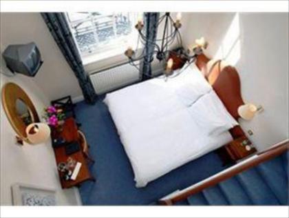 Pembroke Townhouse - image 2