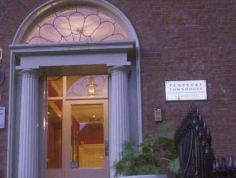 Pembroke Townhouse - image 4