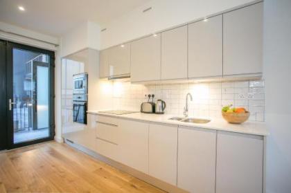 Grand Canal Square Apartments - image 11