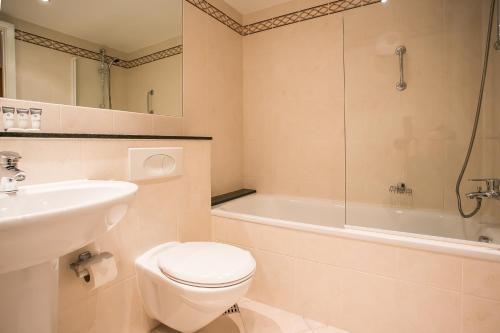 Grand Canal Square Apartments - image 4