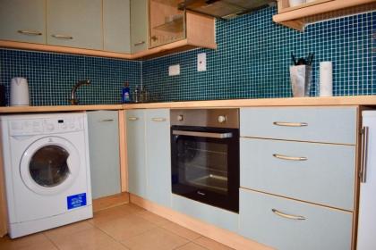 2 Bedroom Apartment Beside Merrion Square - image 4