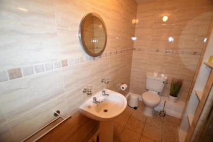 Great 2 Bedroom Apartment in Trendy Stoneybatter - image 2
