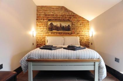 Talbot Coach House - image 21