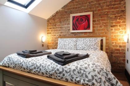 Talbot Coach House - image 25
