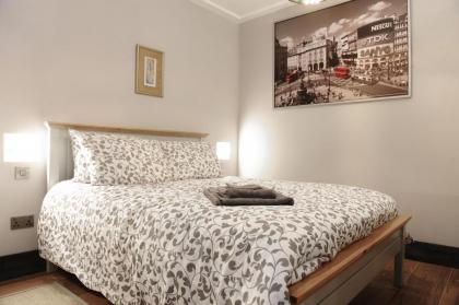 Talbot Coach House - image 5