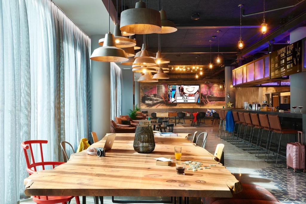 Moxy Dublin City - main image