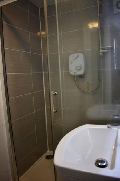 Modern 1 bedroom Apartment Close to the Centre - image 22