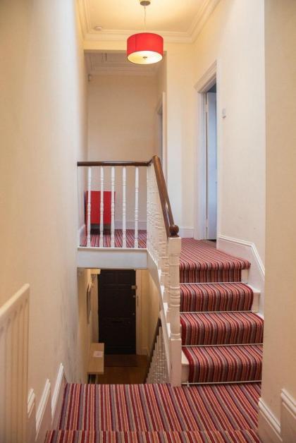 Rugby Lodge 3 Bedrooms Dublin - image 3