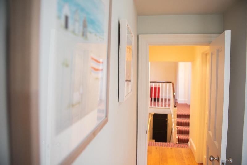 Rugby Lodge 3 Bedrooms Dublin - image 5