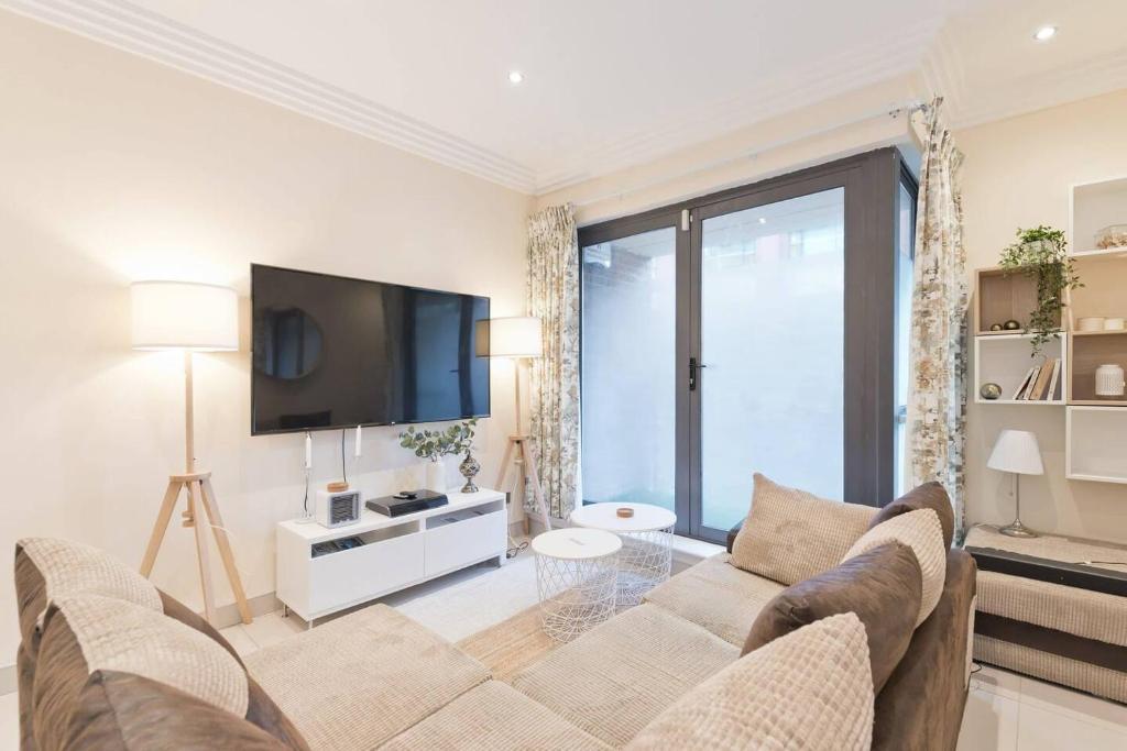 Captivating 2-Bed Apartment in Dublin 1 - main image