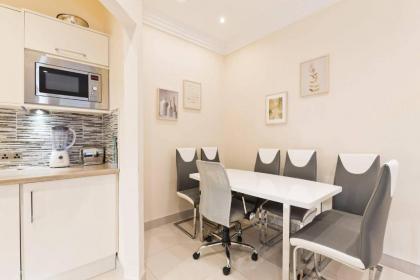 Captivating 2-Bed Apartment in Dublin 1 - image 11