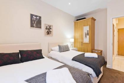 Captivating 2-Bed Apartment in Dublin 1 - image 13