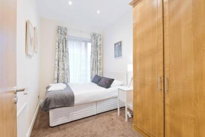 Captivating 2-Bed Apartment in Dublin 1 - image 3