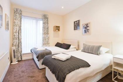 Captivating 2-Bed Apartment in Dublin 1 - image 4