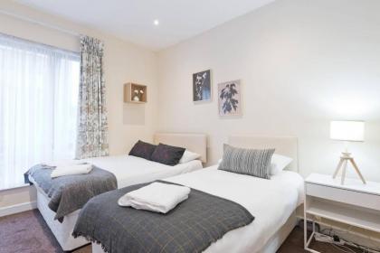 Captivating 2-Bed Apartment in Dublin 1 - image 8