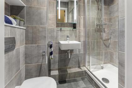 Highfield House - image 13