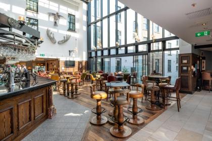 Keavan's Port Hotel  Dublin - image 25