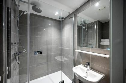 Staycity Aparthotels Tivoli - image 28
