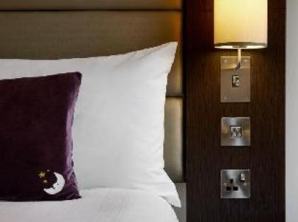 Premier Inn Dublin City Centre (Temple Bar) - image 14