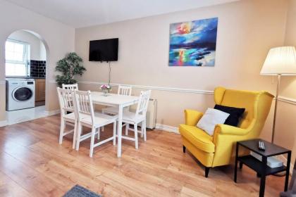 Spacious 2bed apartment city centre