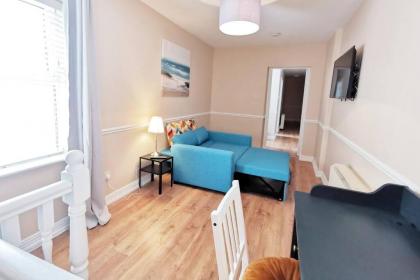 Spacious 2bed apartment city centre - image 13
