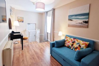 Spacious 2bed apartment city centre - image 3