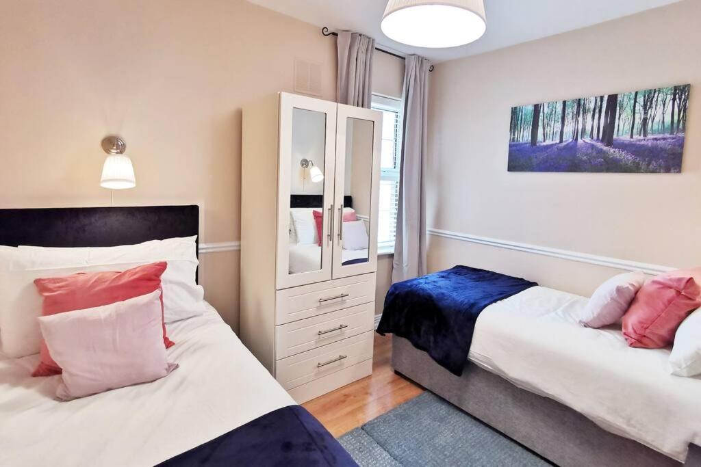 Spacious 2bed apartment city centre - image 5
