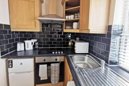 Spacious 2bed apartment city centre - image 7