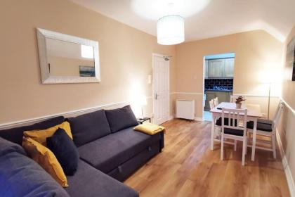 Very Central 1bed new refurbish - image 12
