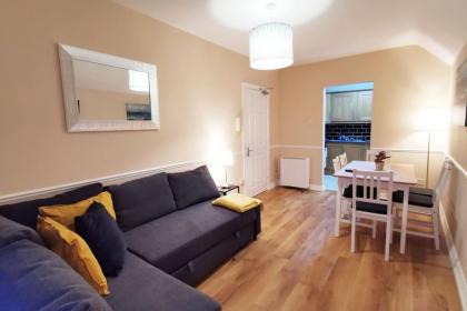 Very Central 1bed new refurbish - image 14