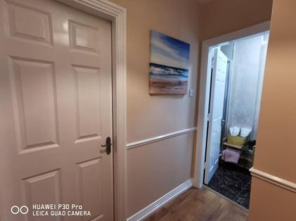 Very Central 1bed new refurbish - image 16