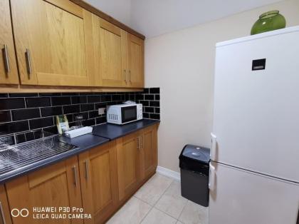 Very Central 1bed new refurbish - image 21