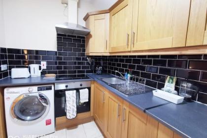 Very Central 1bed new refurbish - image 5