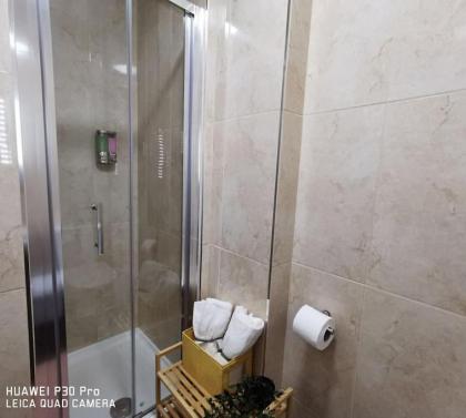 Very Central 1bed new refurbish - image 7