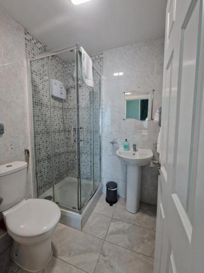 Lyndon Guesthouse - image 2