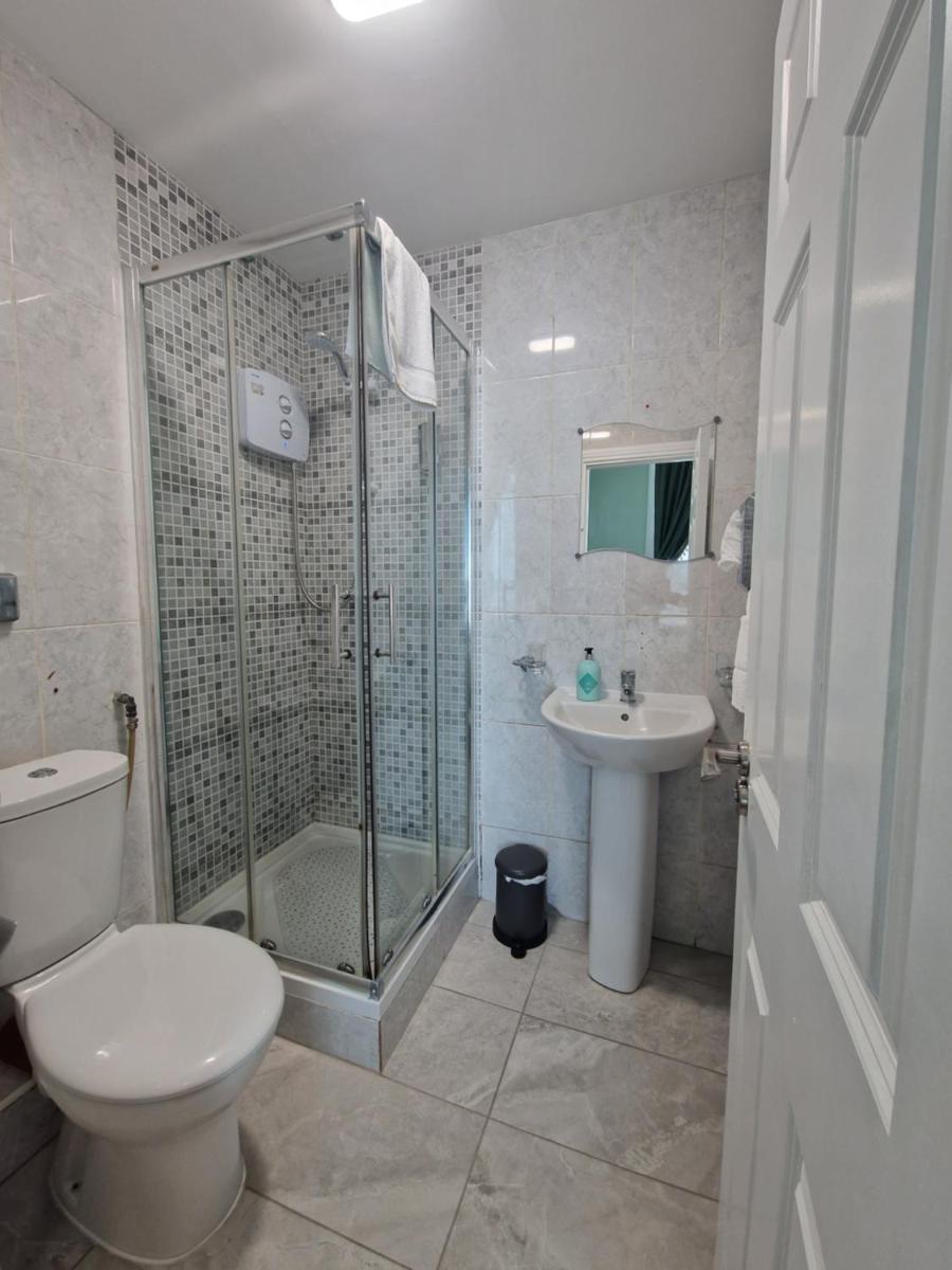 Lyndon Guesthouse - image 2