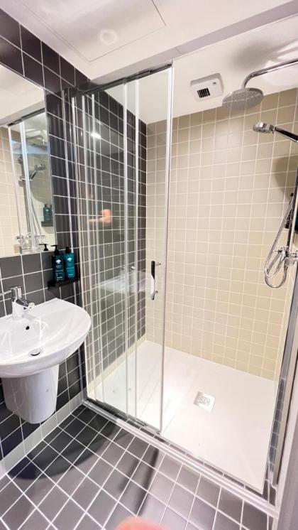 Merrion Square Studios - image 17