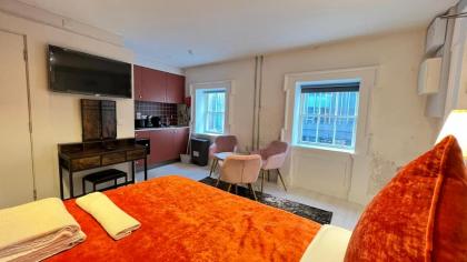 Merrion Square Studios - image 19