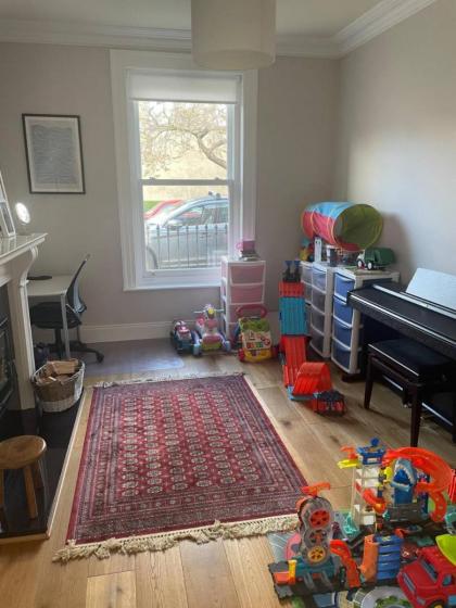 Charming 3BD house in Dublin - image 14