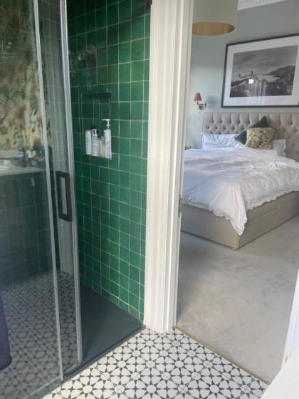 Charming 3BD house in Dublin - image 5