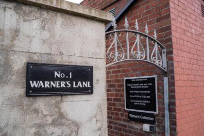 Warner's Collection - image 18