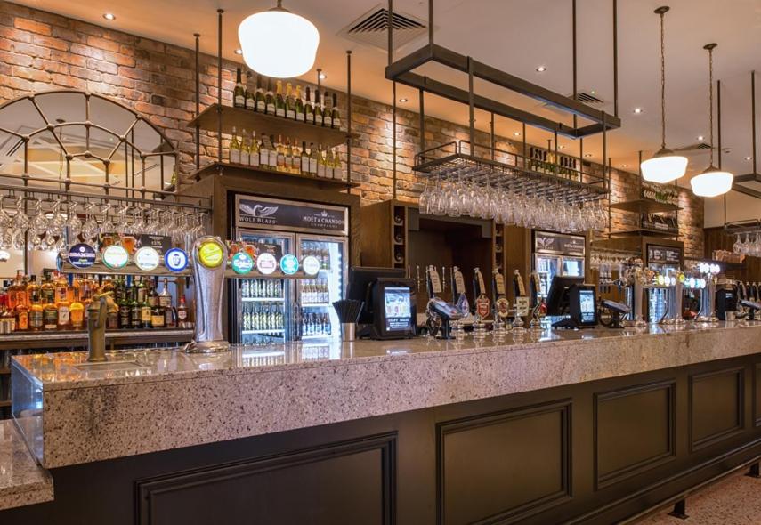 The Old Borough Hotel - Wetherspoon - image 5