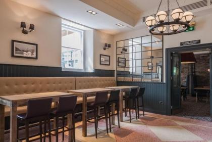 The Old Borough Hotel - Wetherspoon - image 8