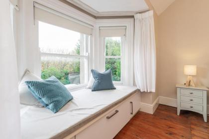 Oakwood House - image 22