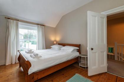 Oakwood House - image 26
